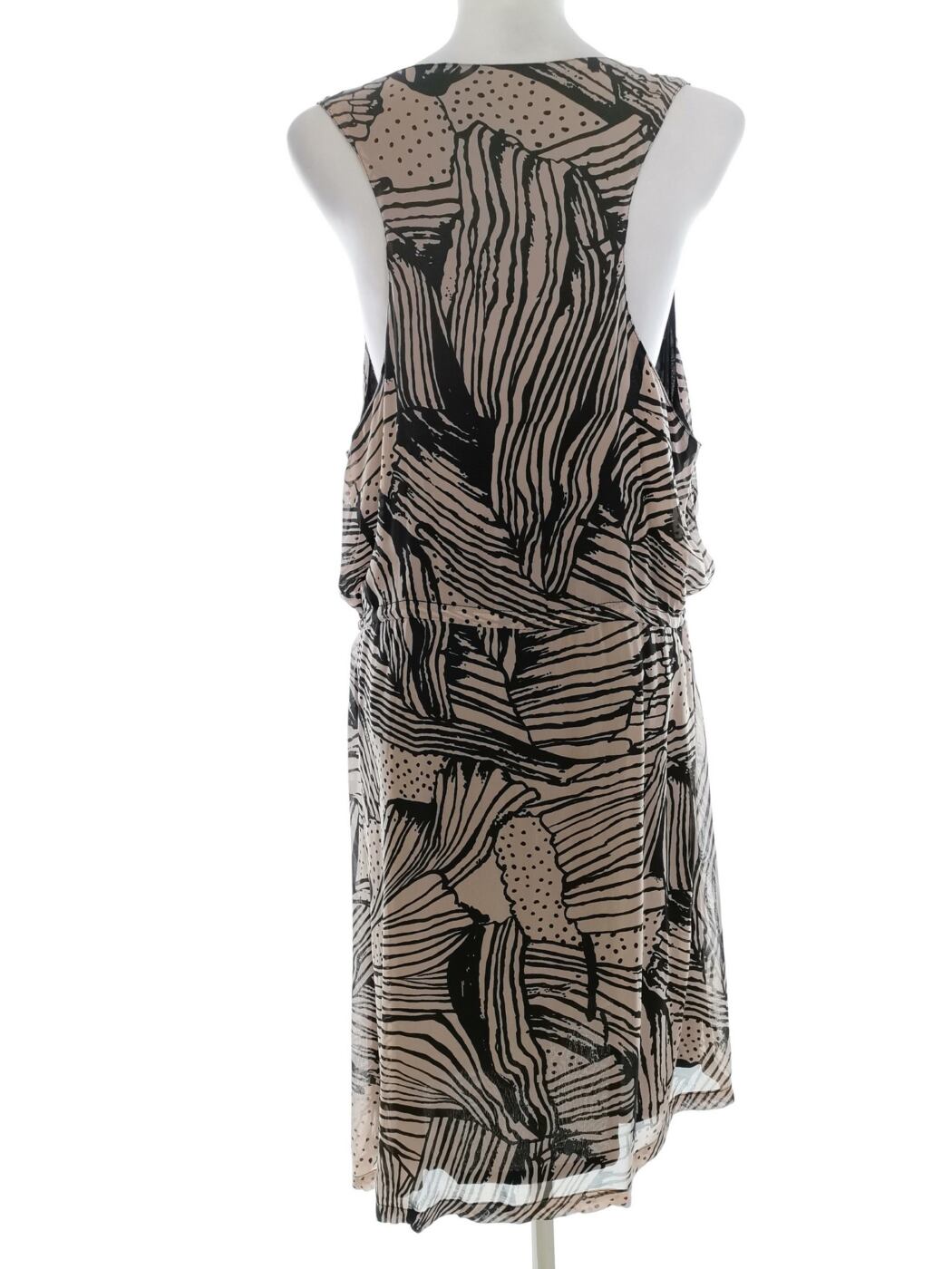 Rozmiar 44 Kolor Brązowy Okrągły dekolt Sukienka Sheath Bezrękawnik Midi Materiał Wiskoza 100% Rozmiar 44 Kolor Brązowy Okrągły dekolt Sukienka Sheath Bezrękawnik Midi Materiał Wiskoza 100%