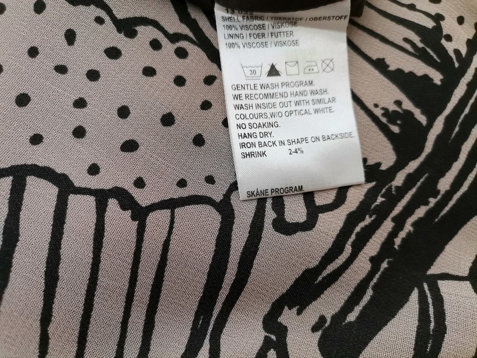Rozmiar 44 Kolor Brązowy Okrągły dekolt Sukienka Sheath Bezrękawnik Midi Materiał Wiskoza 100% Rozmiar 44 Kolor Brązowy Okrągły dekolt Sukienka Sheath Bezrękawnik Midi Materiał Wiskoza 100%