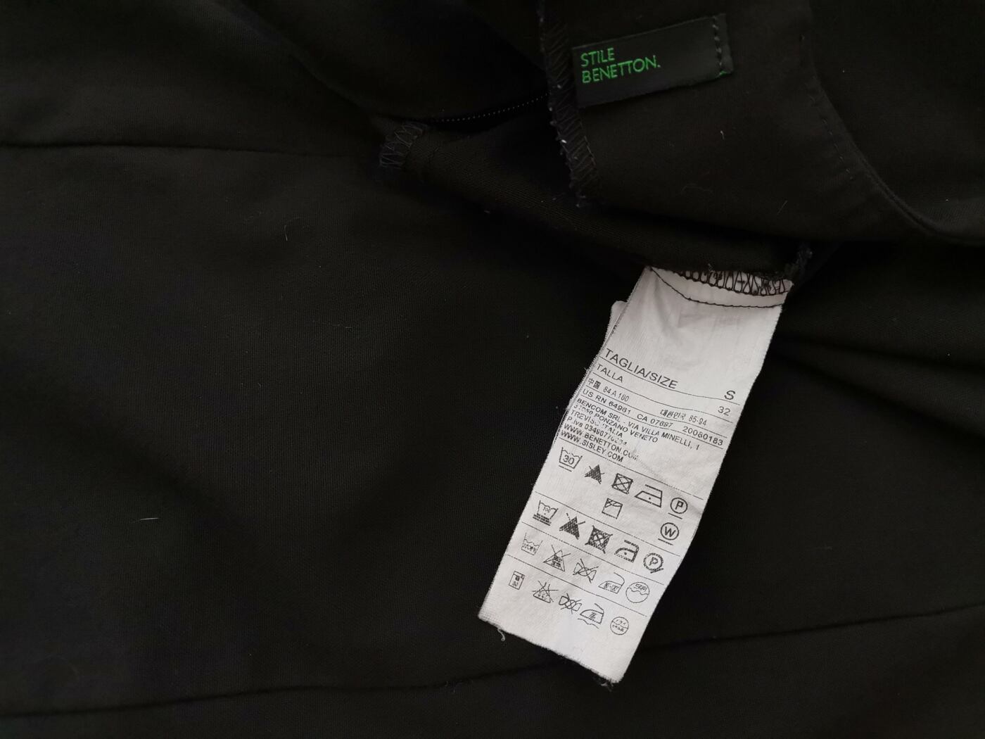 Stile Benetton Rozmiar S Kolor Czarny Crew Neck Sukienka Ołówkowa Krótki rękaw Do Kolan Stile Benetton Rozmiar S Kolor Czarny Crew Neck Sukienka Ołówkowa Krótki rękaw Do Kolan