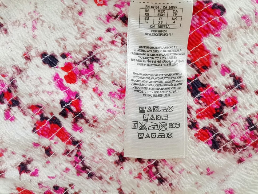 IMG_20220811_131840.jpg Guess Rozmiar XS Kolor Kremowy W łódkę Bluzka Krótki rękaw Materiał Rayon 100%