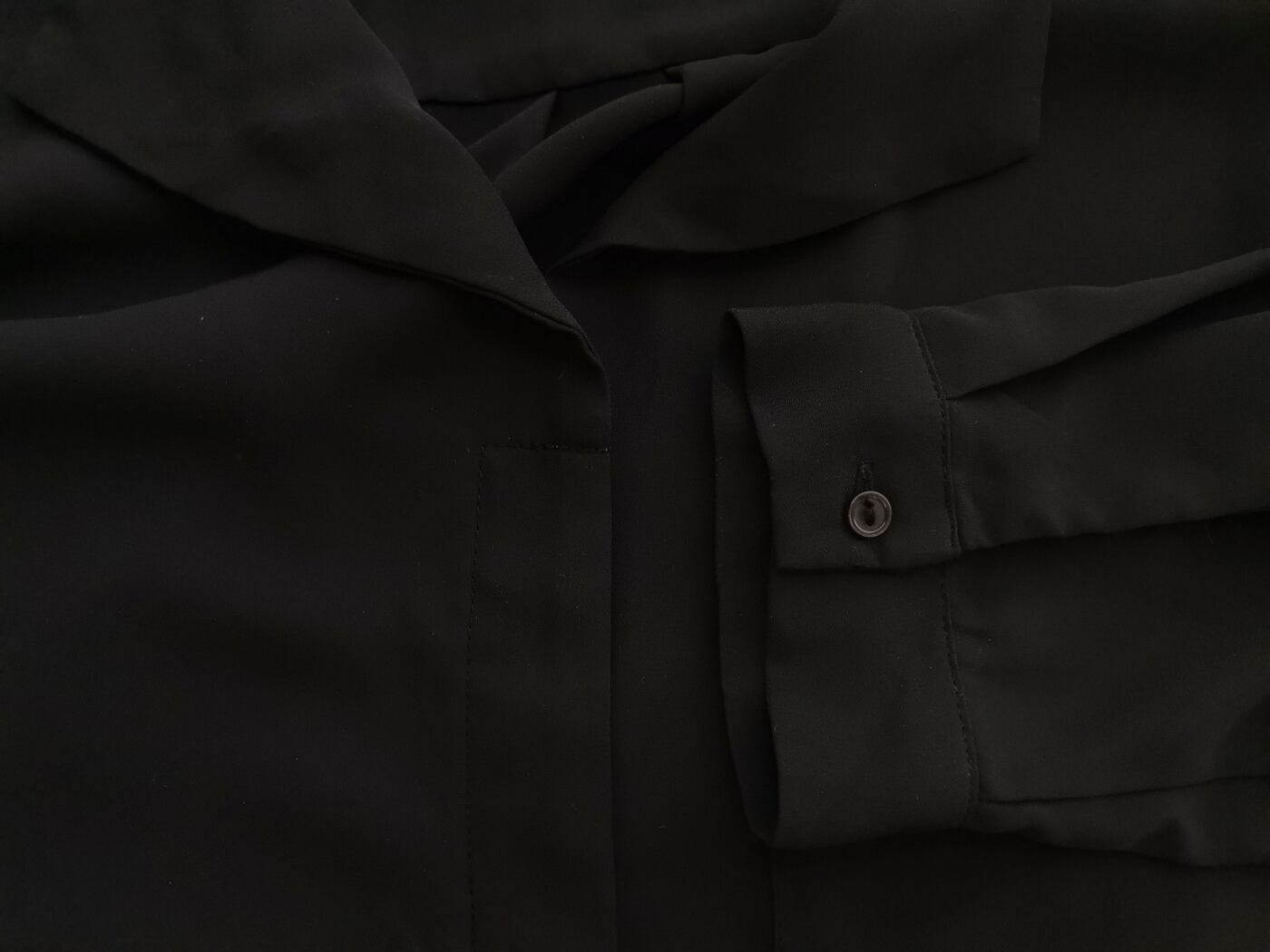 Selected femme Rozmiar 40 Kolor Czarny W serek Tunika Zapinana Bluzka Długi rękaw Selected femme Rozmiar 40 Kolor Czarny W serek Tunika Zapinana Bluzka Długi rękaw
