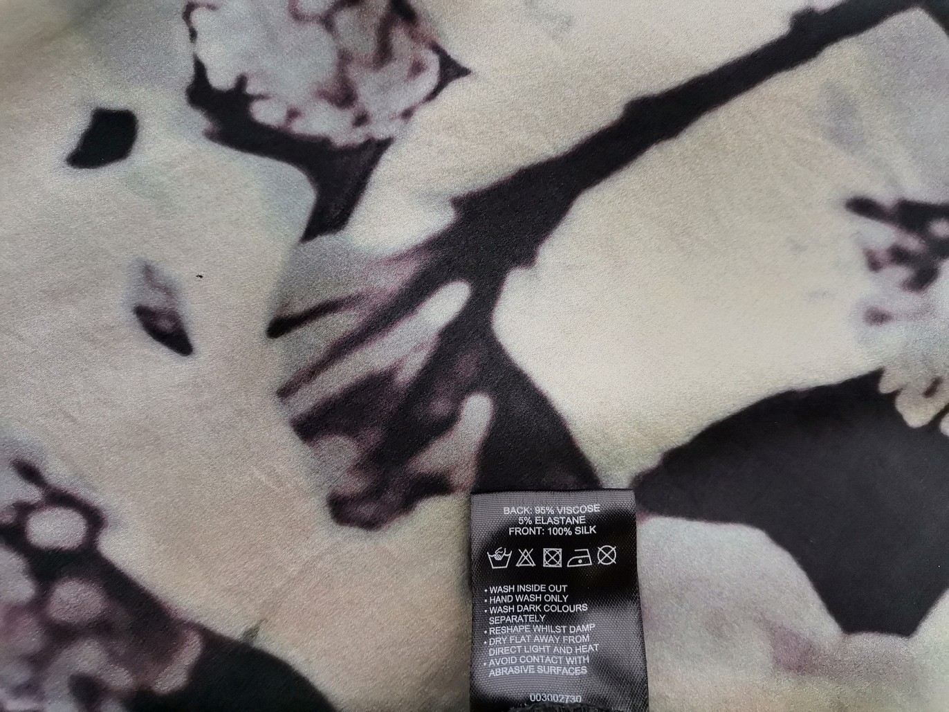 Mint Velvet Rozmiar 14 (42) Kolor Czarny Okrągły dekolt Tunika Bluzka Krótki rękaw Materiał Wiskoza Mint Velvet Rozmiar 14 (42) Kolor Czarny Okrągły dekolt Tunika Bluzka Krótki rękaw Materiał Wiskoza