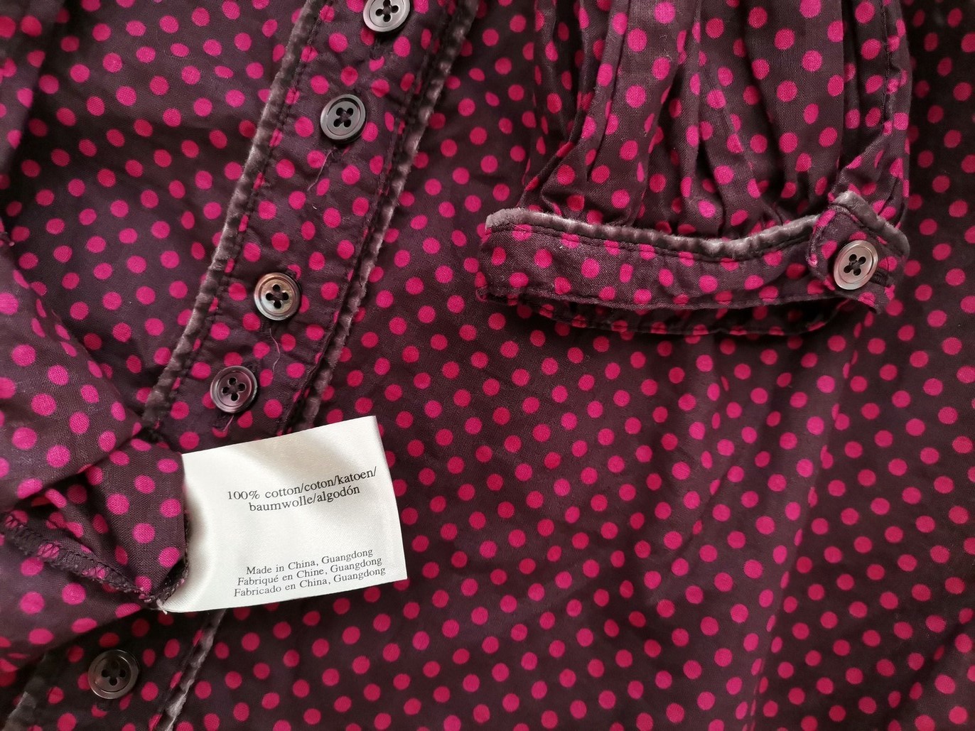 IMG_20220818_104254.jpg Laura ashley Rozmiar 14 (40) Kolor Purpurowy Grochy Split Crew Neck Bluzka Zapinana Długi rękaw Materiał Bawełna 100%