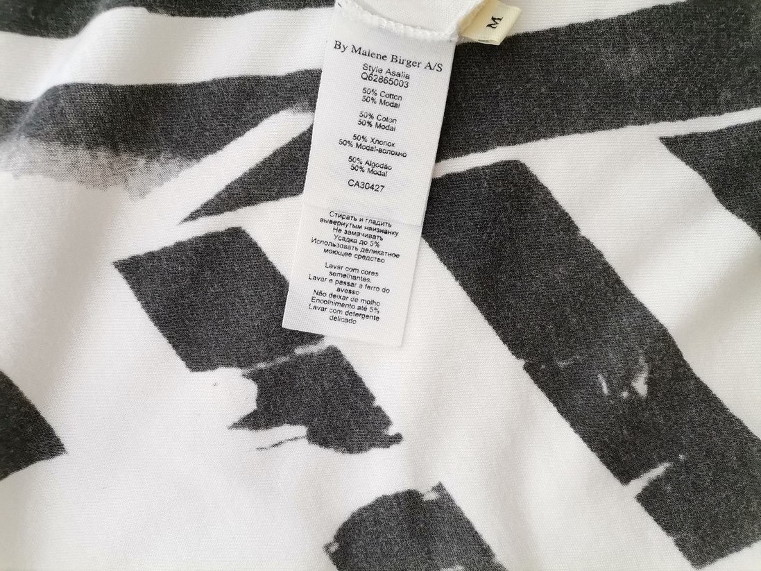 IMG_20220819_114633.jpg BY MALENE BIRGER Rozmiar M Kolor Biały Crew Neck Bluzka Bezrękawnik Materiał Modal