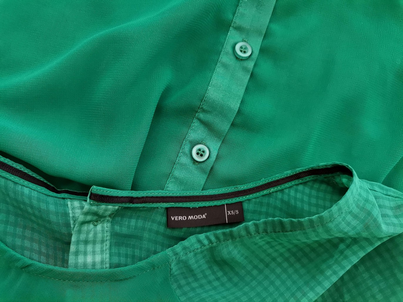 IMG_20220819_123139.jpg Vero moda Rozmiar XS/S Kolor Zielony Krata Dekolt U Bluzka Krótki rękaw