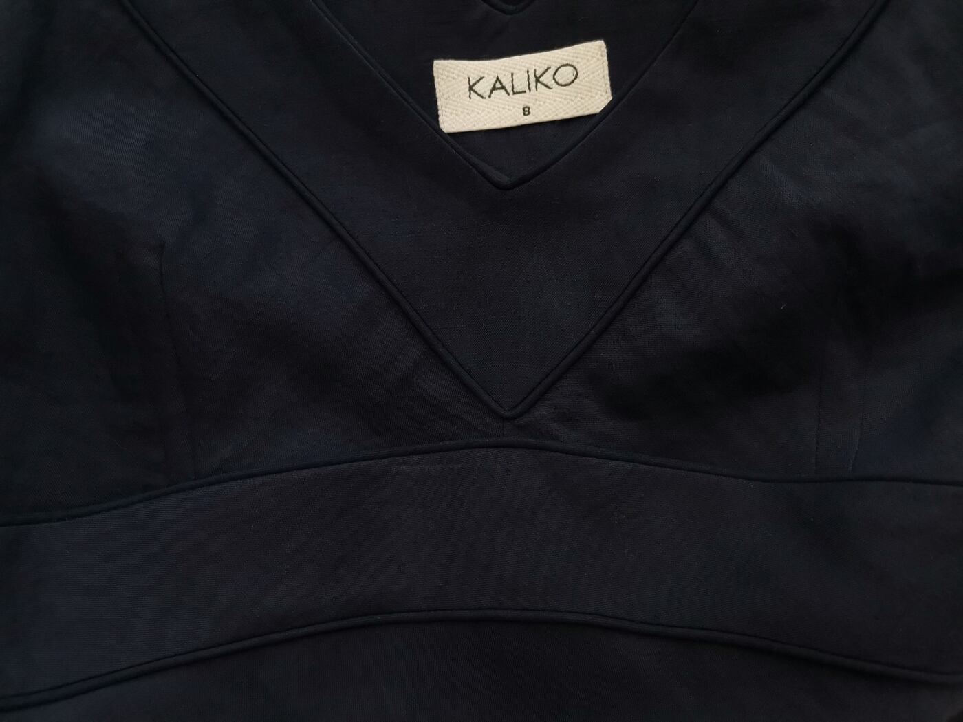 Kaliko Rozmiar 8 (36) Kolor Granatowy W serek Sukienka Maxi Bezrękawnik Długa Materiał Ramie Kaliko Rozmiar 8 (36) Kolor Granatowy W serek Sukienka Maxi Bezrękawnik Długa Materiał Ramie