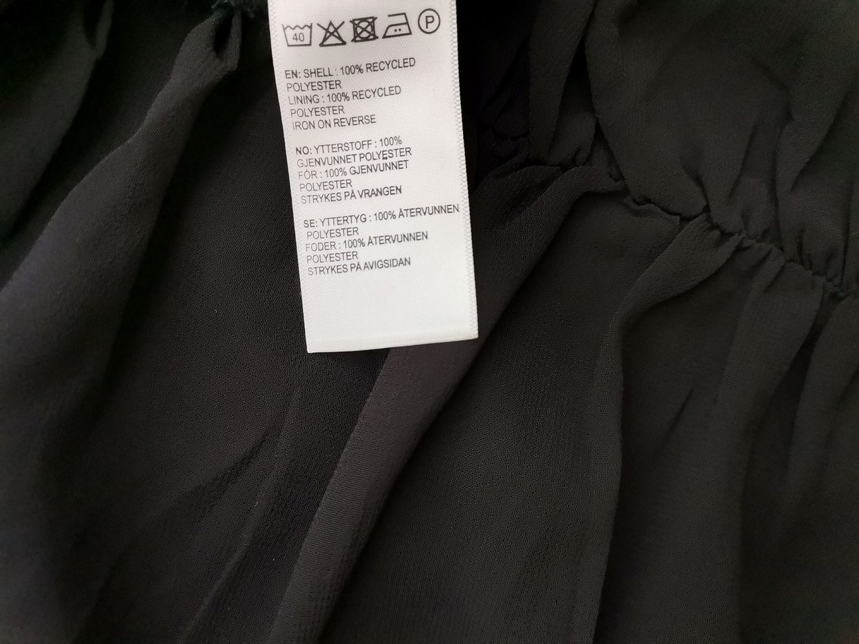 BIK BOK Rozmiar M Kolor Czarny W serek Sukienka Bodycon Długi rękaw Do Kolan BIK BOK Rozmiar M Kolor Czarny W serek Sukienka Bodycon Długi rękaw Do Kolan