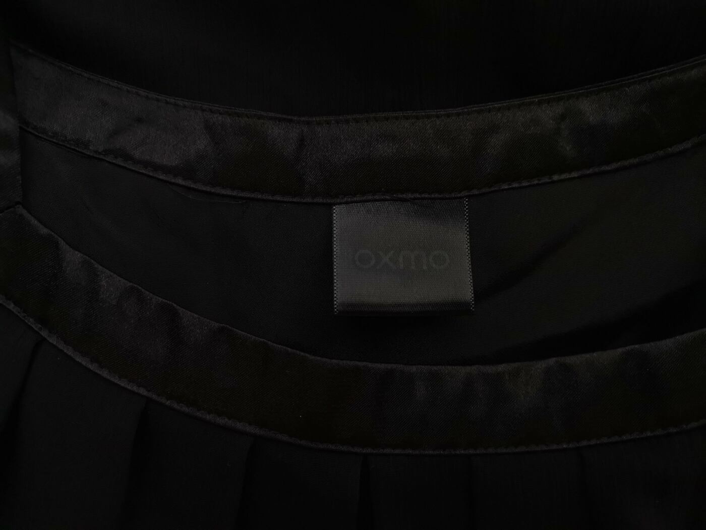 Oxmo Rozmiar M Kolor Czarny Kwadratowy dekolt Sukienka Prostokątna Krótki rękaw Midi Oxmo Rozmiar M Kolor Czarny Kwadratowy dekolt Sukienka Prostokątna Krótki rękaw Midi