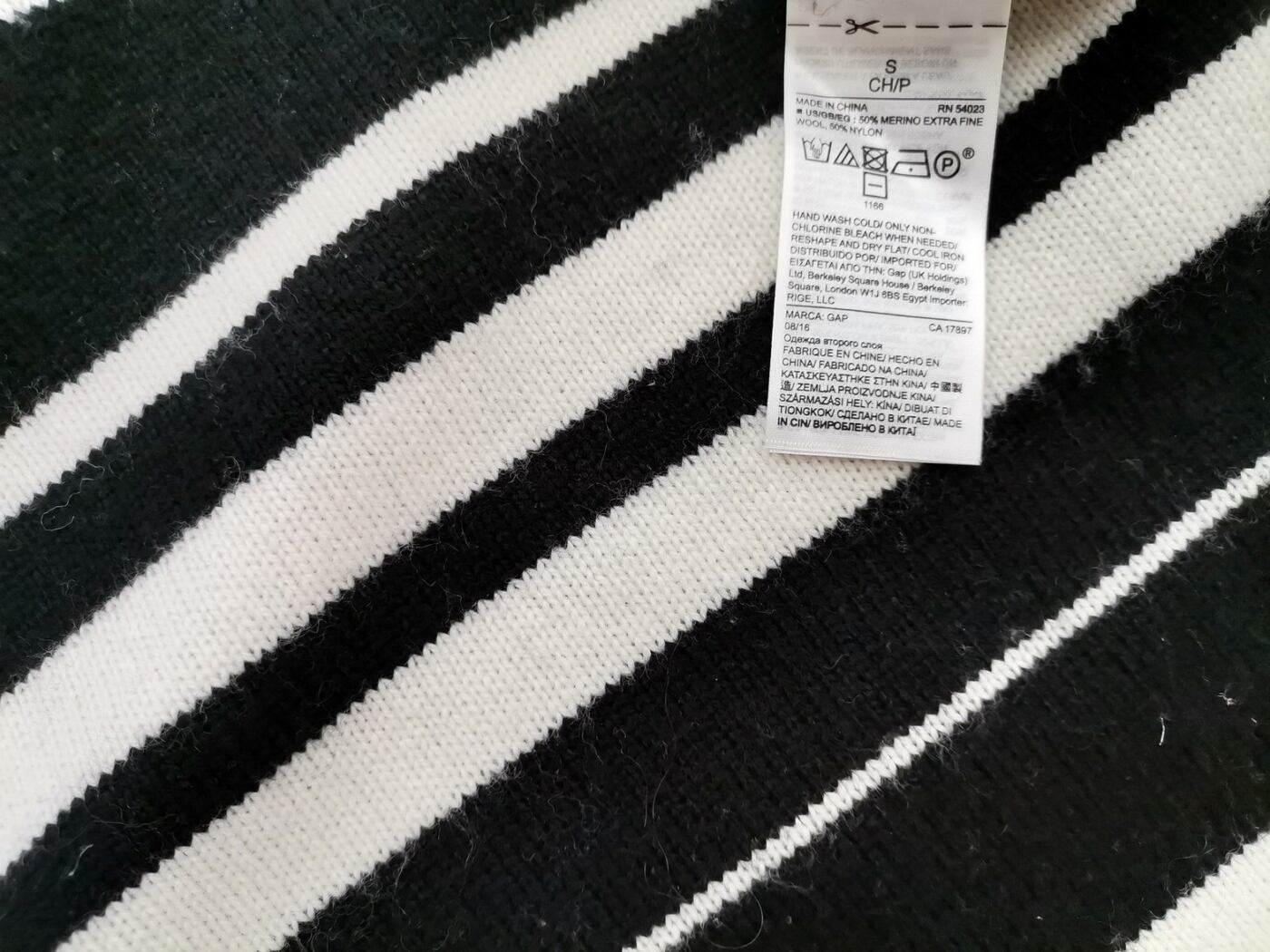 Gap Rozmiar S Kolor Czarny Pasy Pół golf Sweter Długi rękaw Materiał Wełna Merino Cienka dzianina