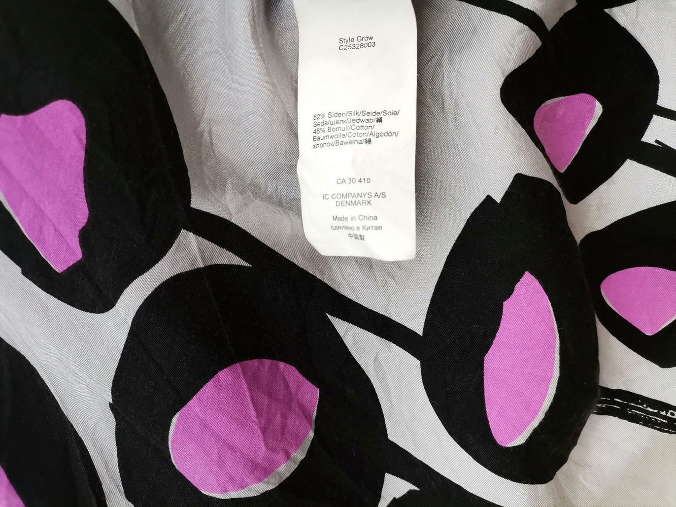 InWear Rozmiar 38 Kolor Szary Kołnierz Sukienka Koszulowa Krótki rękaw Do Kolan Materiał Jedwab InWear Rozmiar 38 Kolor Szary Kołnierz Sukienka Koszulowa Krótki rękaw Do Kolan Materiał Jedwab