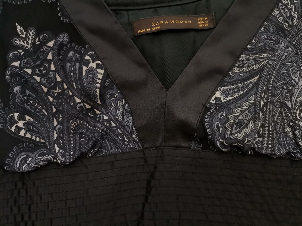 Zara Rozmiar M Kolor Czarny W serek Sukienka A-Line Bezrękawnik Midi Materiał Jedwab 100% Zara Rozmiar M Kolor Czarny W serek Sukienka A-Line Bezrękawnik Midi Materiał Jedwab 100%