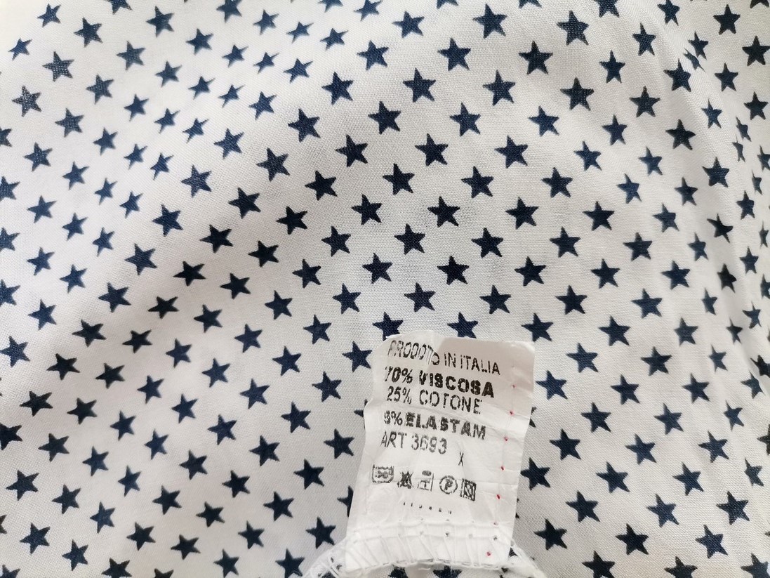 Italy Rozmiar 46/48 Kolor Biały Geometryczny Split Crew Neck Tunika Popover Bluzka Rękaw 3/4 Materiał Wiskoza Italy Rozmiar 46/48 Kolor Biały Geometryczny Split Crew Neck Tunika Popover Bluzka Rękaw 3/4 Materiał Wiskoza