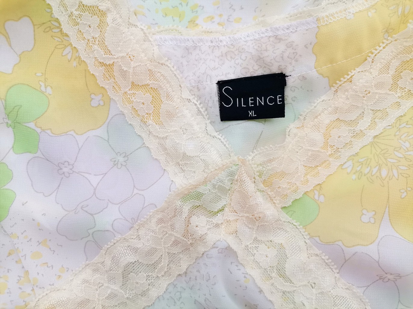 Silence Rozmiar XL Kolor Żółty W serek Bluzka Krótki rękaw