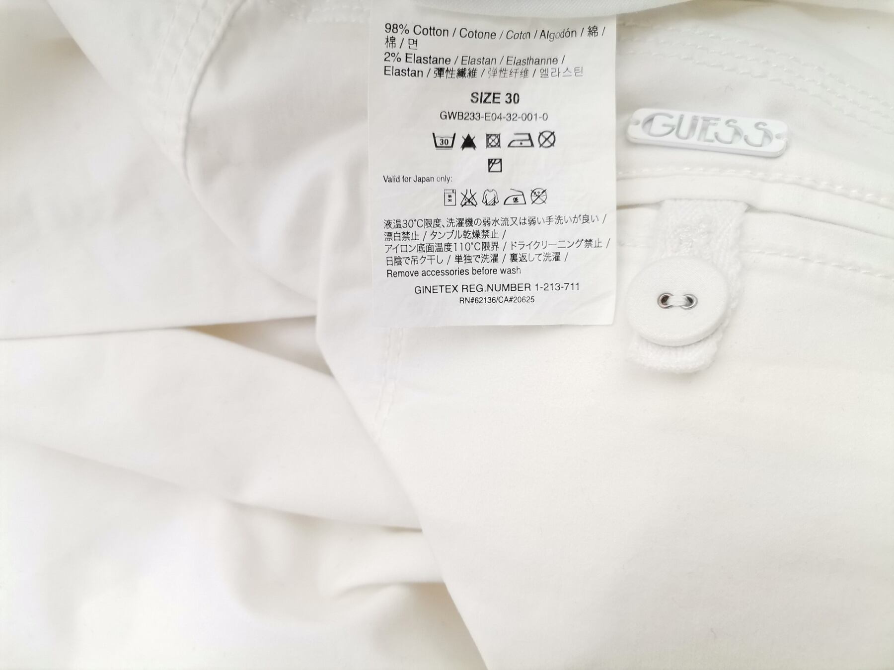 IMG_20220830_112133.jpg Guess Rozmiar 30 (44) Kolor Biały Spodnie Casual Materiał Bawełna