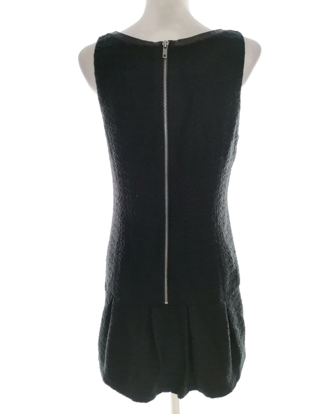FREE PEOPLE Rozmiar 4 (36) Kolor Czarny Split Crew Neck Sukienka Sweterkowa Bezrękawnik Krótka Materiał Akryl 100% FREE PEOPLE Rozmiar 4 (36) Kolor Czarny Split Crew Neck Sukienka Sweterkowa Bezrękawnik Krótka Materiał Akryl 100%
