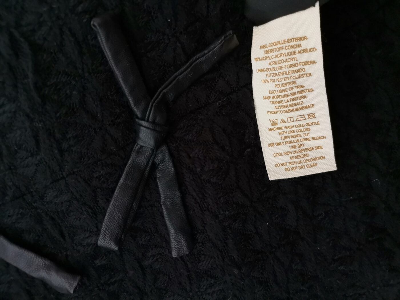 FREE PEOPLE Rozmiar 4 (36) Kolor Czarny Split Crew Neck Sukienka Sweterkowa Bezrękawnik Krótka Materiał Akryl 100% FREE PEOPLE Rozmiar 4 (36) Kolor Czarny Split Crew Neck Sukienka Sweterkowa Bezrękawnik Krótka Materiał Akryl 100%