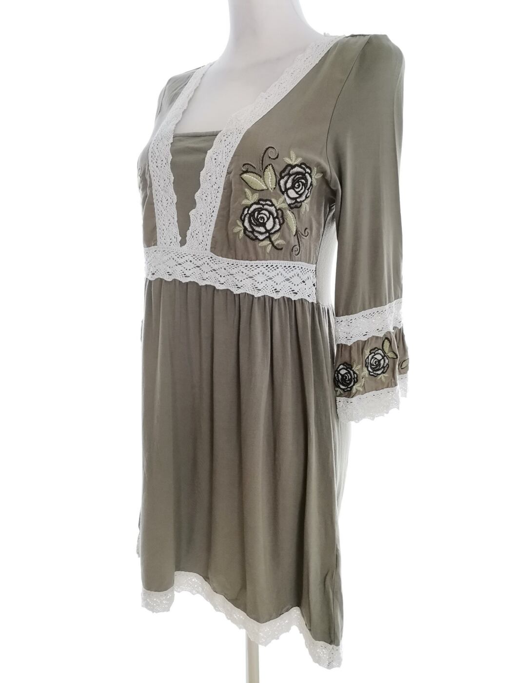Kappahl Rozmiar 36/38 Kolor Khaki Kwadratowy dekolt Sukienka A-Line Rękaw 3/4 Do Kolan Materiał Wiskoza Kappahl Rozmiar 36/38 Kolor Khaki Kwadratowy dekolt Sukienka A-Line Rękaw 3/4 Do Kolan Materiał Wiskoza