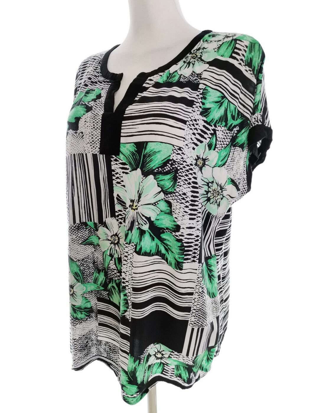 IMG_20220901_140159.jpg Gerry weber Rozmiar 46/48 Kolor Czarny Split Crew Neck Bluzka Krótki rękaw