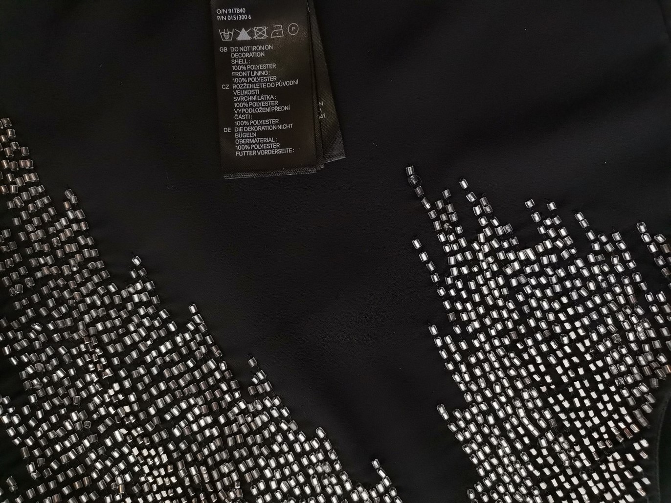 H&m Rozmiar 34 Kolor Czarny W serek Sukienka Prostokątna Bezrękawnik Do Kolan H&m Rozmiar 34 Kolor Czarny W serek Sukienka Prostokątna Bezrękawnik Do Kolan