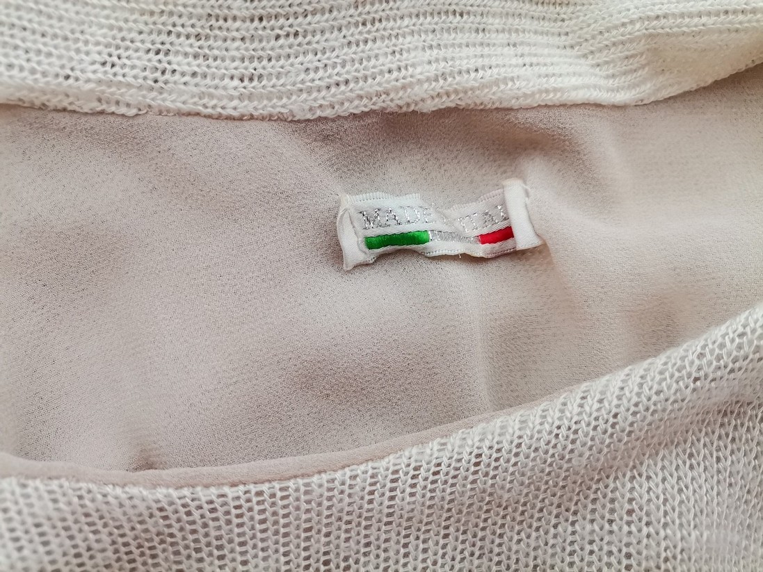 Italy Rozmiar 38/40 Kolor Beżowy Okrągły dekolt Tunika Bluzka Dzianina Długi rękaw Italy Rozmiar 38/40 Kolor Beżowy Okrągły dekolt Tunika Bluzka Dzianina Długi rękaw