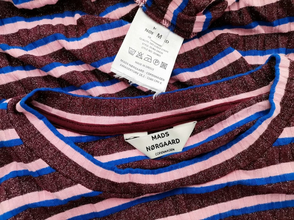 Mads Norgaard Copenhagen Rozmiar M Kolor Purpurowy Pasy Okrągły dekolt Sukienka Sweterkowa Długi rękaw Długa Materiał Wiskoza Mads Norgaard Copenhagen Rozmiar M Kolor Purpurowy Pasy Okrągły dekolt Sukienka Sweterkowa Długi rękaw Długa Materiał Wiskoza