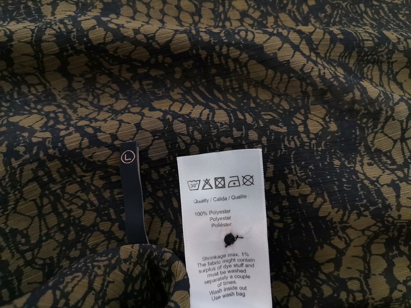 Soyaconcept Rozmiar L Kolor Zielony Panterka Split Crew Neck Tunika Zapinana Bluzka Długi rękaw Soyaconcept Rozmiar L Kolor Zielony Panterka Split Crew Neck Tunika Zapinana Bluzka Długi rękaw