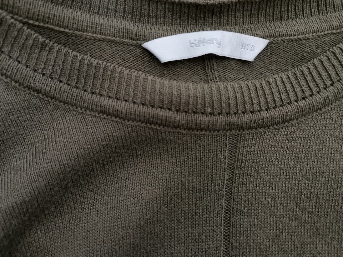 Tiffany Rozmiar 50/52 Kolor Khaki Okrągły dekolt Tunika Bluzka Długi rękaw Materiał Bawełna Tiffany Rozmiar 50/52 Kolor Khaki Okrągły dekolt Tunika Bluzka Długi rękaw Materiał Bawełna