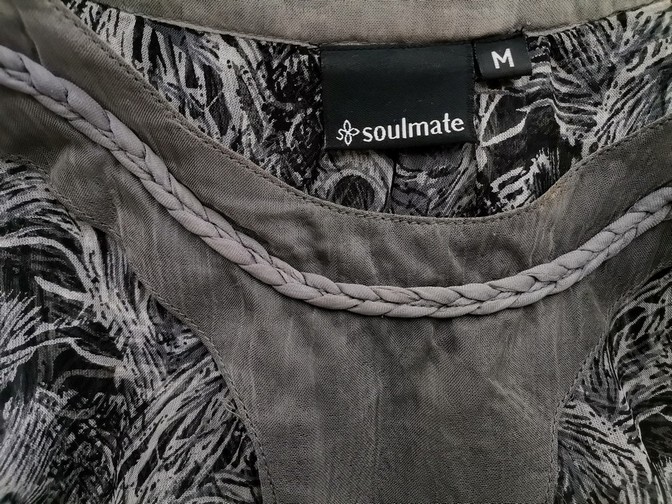 Soulmate Rozmiar M Kolor Szary Roślinny Liście Okrągły dekolt Tunika Bluzka Rękaw 3/4 Soulmate Rozmiar M Kolor Szary Roślinny Liście Okrągły dekolt Tunika Bluzka Rękaw 3/4