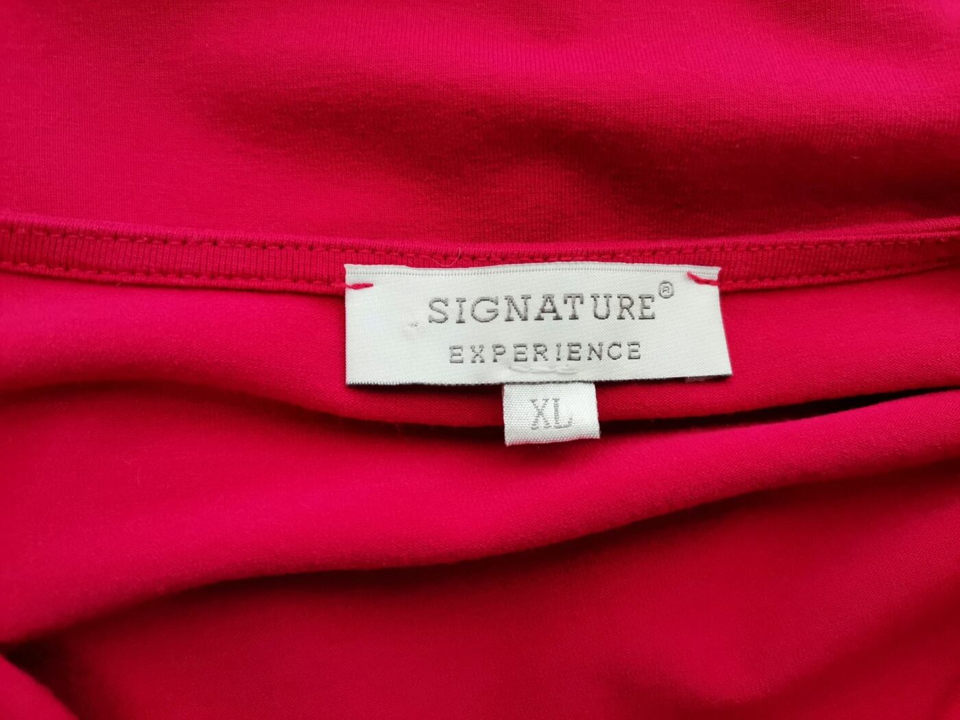 Signature Rozmiar XL Kolor Różowy Drapowany dekolt Tunika Bluzka Długi rękaw Materiał Wiskoza Signature Rozmiar XL Kolor Różowy Drapowany dekolt Tunika Bluzka Długi rękaw Materiał Wiskoza