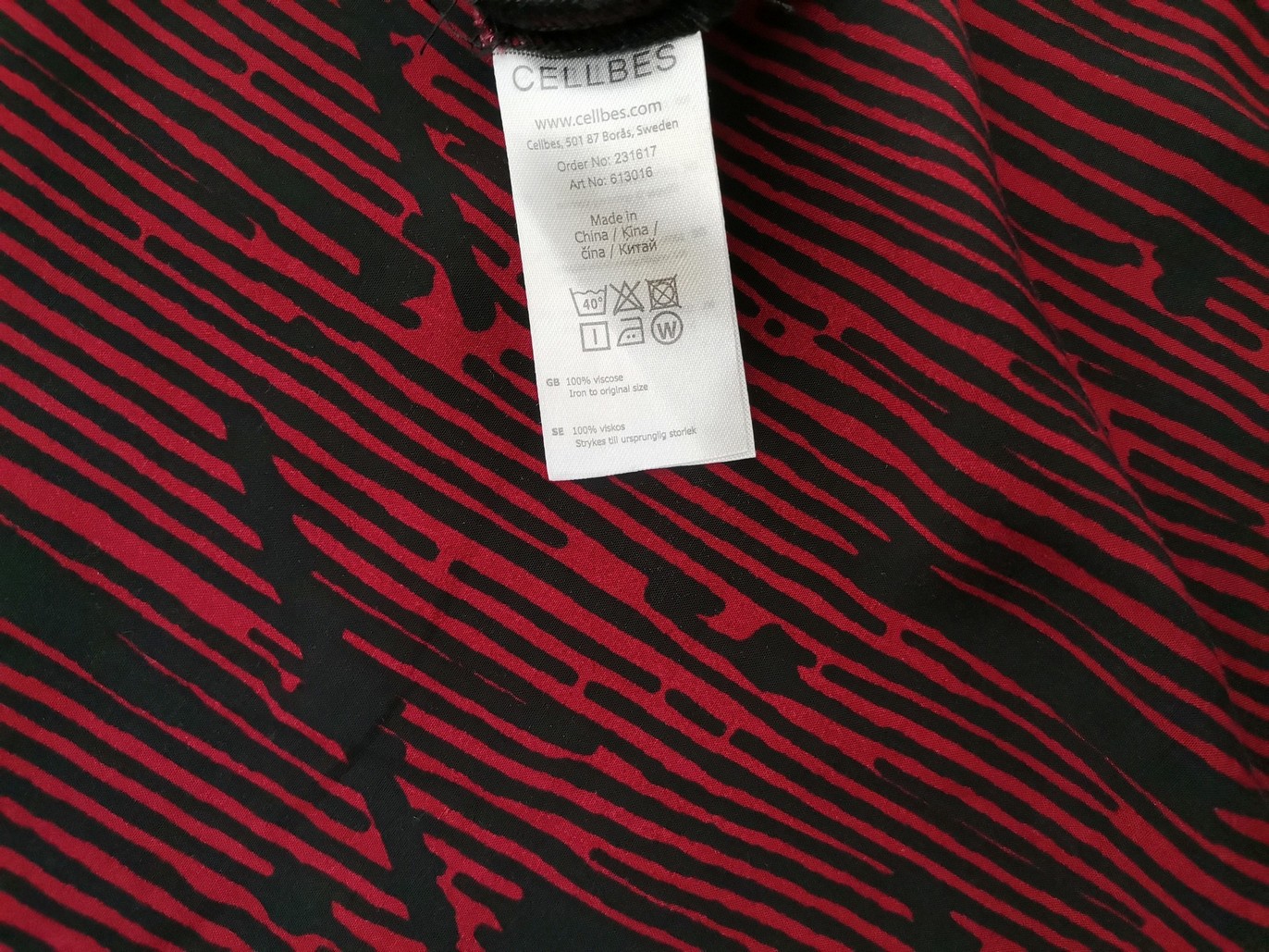 CELLBES Rozmiar 42/44 Kolor Czerwony Pasy W serek Tunika Bluzka Krótki rękaw Materiał Wiskoza 100% CELLBES Rozmiar 42/44 Kolor Czerwony Pasy W serek Tunika Bluzka Krótki rękaw Materiał Wiskoza 100%