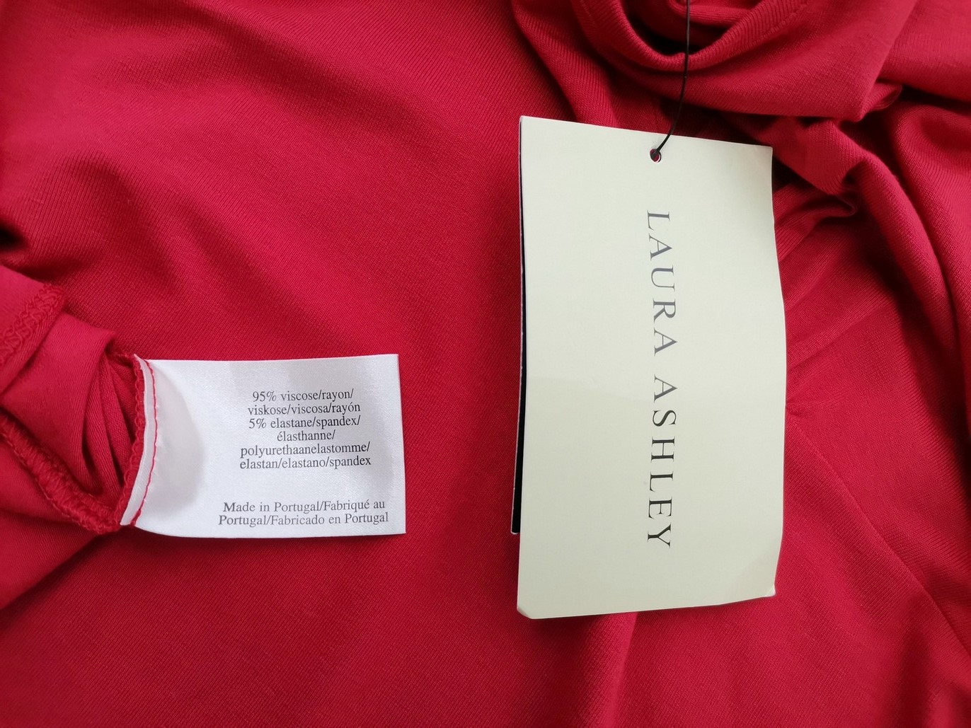 IMG_20220922_121005.jpg Laura ashley Rozmiar 12 (38) Kolor Czerwony W serek Bluzka Krótki rękaw Materiał Wiskoza
