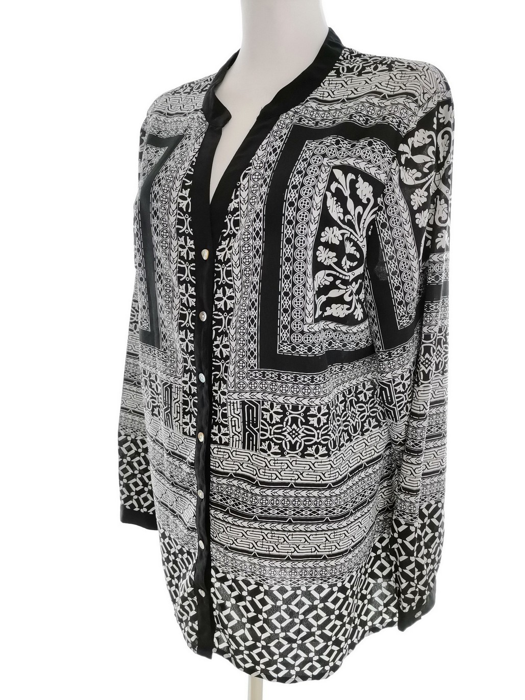 Andrea Rozmiar M Kolor Czarny Geometryczny Split Crew Neck Tunika Zapinana Bluzka Długi rękaw