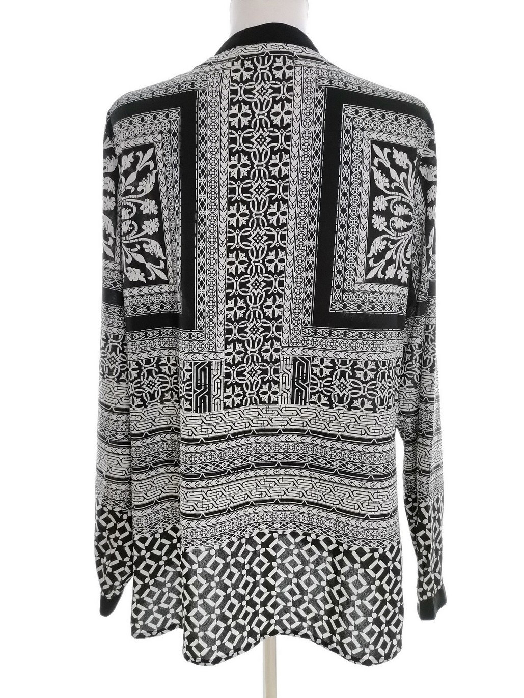 Andrea Rozmiar M Kolor Czarny Geometryczny Split Crew Neck Tunika Zapinana Bluzka Długi rękaw