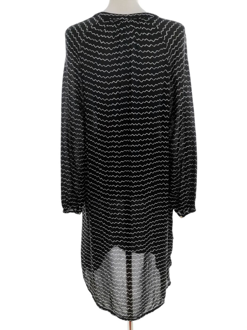 Flash Woman Rozmiar M Kolor Czarny Jodełka Okrągły dekolt Tunika Bluzka Długi rękaw Flash Woman Rozmiar M Kolor Czarny Jodełka Okrągły dekolt Tunika Bluzka Długi rękaw