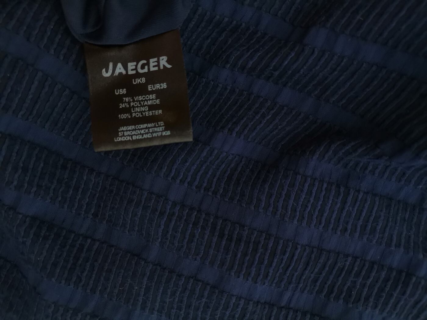 IMG_20221007_141039.jpg Jaeger Rozmiar 8 (36) Kolor Granatowy Okrągły dekolt Bluzka Bezrękawnik Materiał Wiskoza