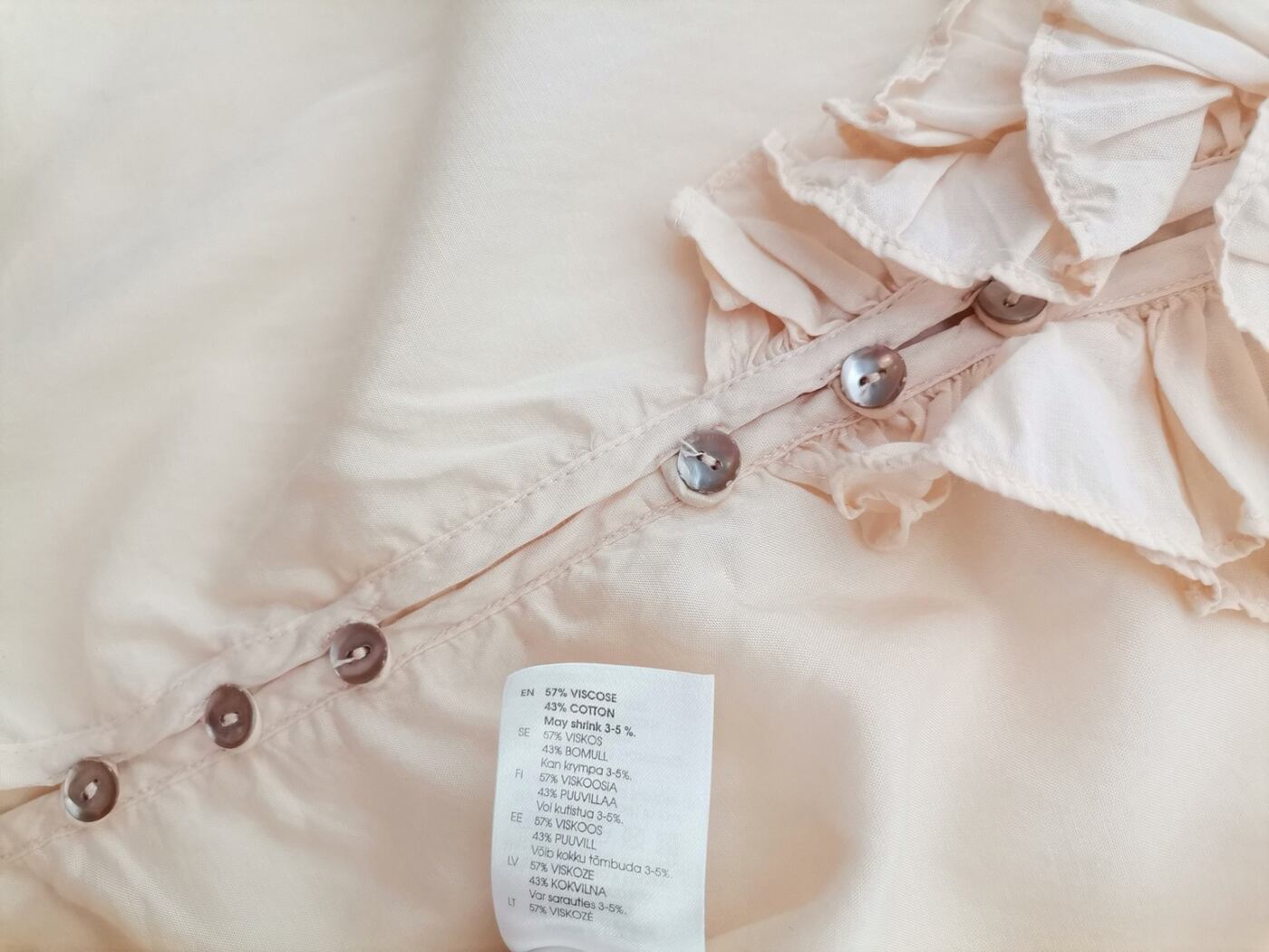 IMG_20221010_132500.jpg Lindex Rozmiar 36 Kolor Pudrowy Split Crew Neck Bluzka Zapinana Rękaw 3/4 Materiał Wiskoza