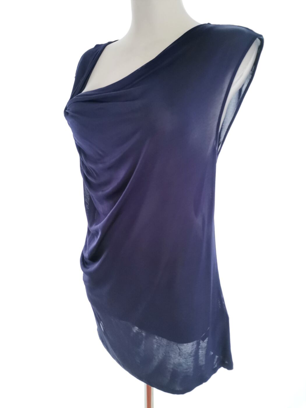 Ted Baker Rozmiar 2 (38) Kolor Granatowy Drapowany dekolt Tunika Bluzka Krótki rękaw Materiał Wiskoza 100% Ted Baker Rozmiar 2 (38) Kolor Granatowy Drapowany dekolt Tunika Bluzka Krótki rękaw Materiał Wiskoza 100%