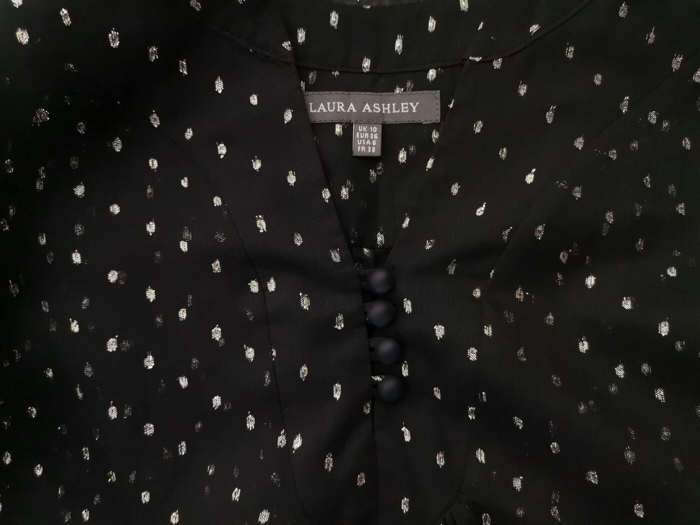 Laura ashley Rozmiar 10 (36) Kolor Czarny Grochy Split Crew Neck Tunika Bluzka Długi rękaw Laura ashley Rozmiar 10 (36) Kolor Czarny Grochy Split Crew Neck Tunika Bluzka Długi rękaw
