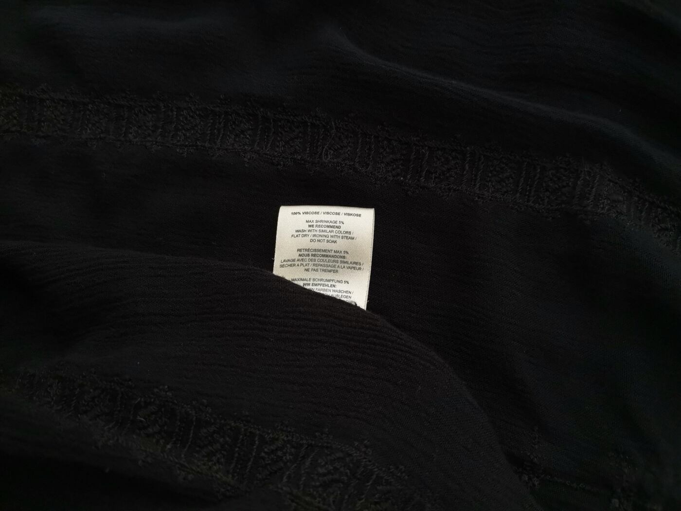 Ganni Rozmiar M Kolor Czarny Okrągły dekolt Tunika Bluzka Długi rękaw Materiał Wiskoza 100% Ganni Rozmiar M Kolor Czarny Okrągły dekolt Tunika Bluzka Długi rękaw Materiał Wiskoza 100%