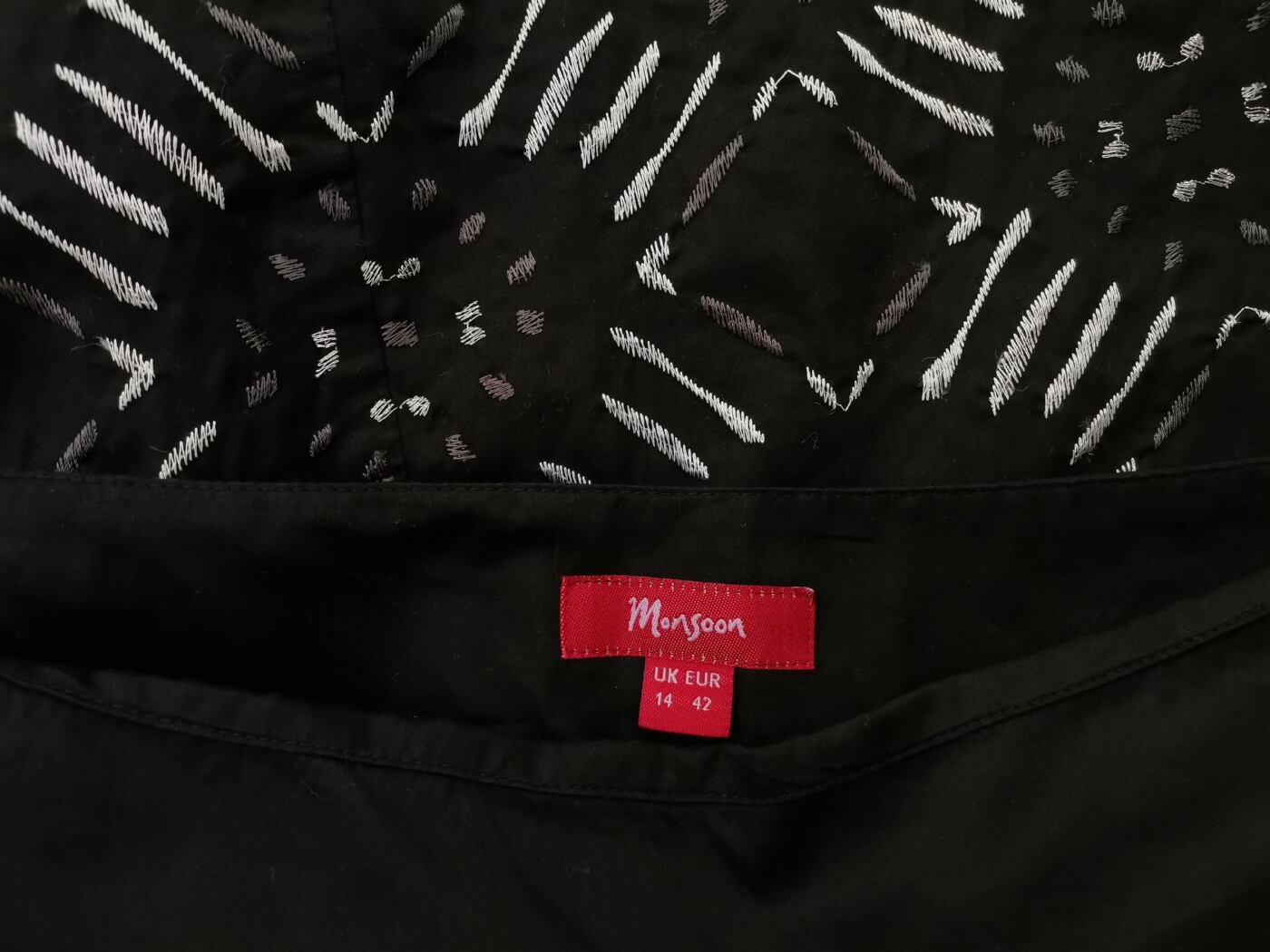 Monsoon Rozmiar 14 (42) Kolor Czarny Spódnica Rozkloszowana Midi Materiał Bawełna 100%