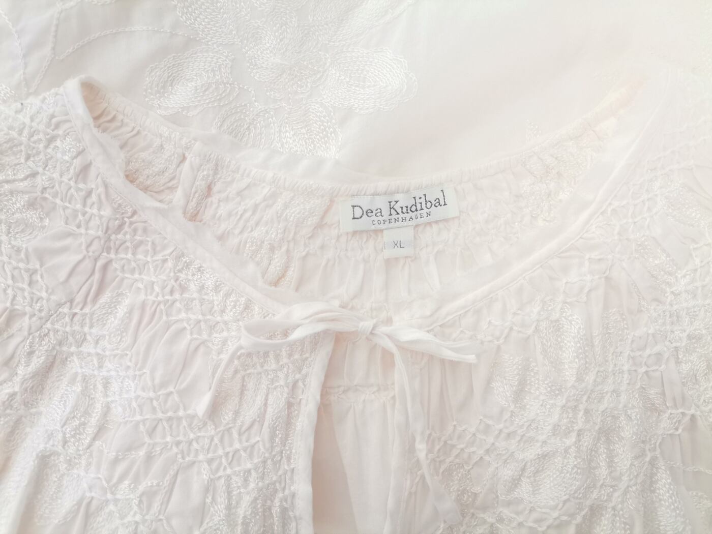 DEA KUDIBAL Rozmiar XL Kolor Kremowy Keyhole Crew Neck Bluzka Długi rękaw Materiał Bawełna 100%