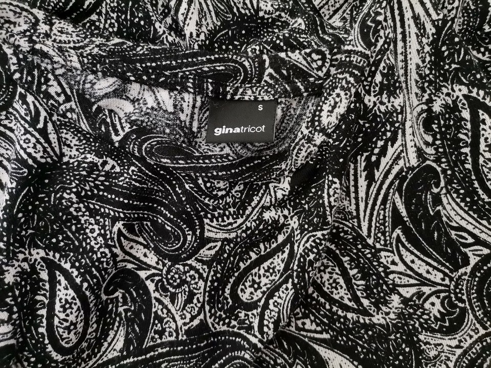 Ginatricot Rozmiar S Kolor Czarny Paisley Okrągły dekolt Tunika Bluzka Rękaw 3/4 Materiał Wiskoza Ginatricot Rozmiar S Kolor Czarny Paisley Okrągły dekolt Tunika Bluzka Rękaw 3/4 Materiał Wiskoza