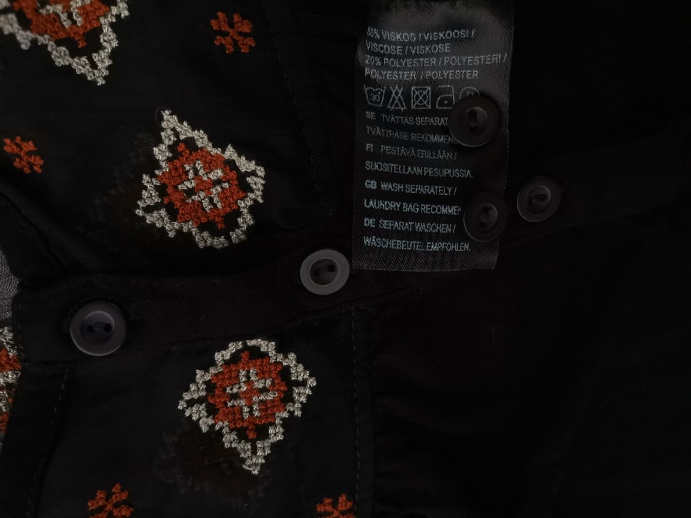 Indiska Rozmiar S Kolor Czarny Okrągły dekolt Bluzka Zapinana Rękaw 3/4 Materiał Wiskoza