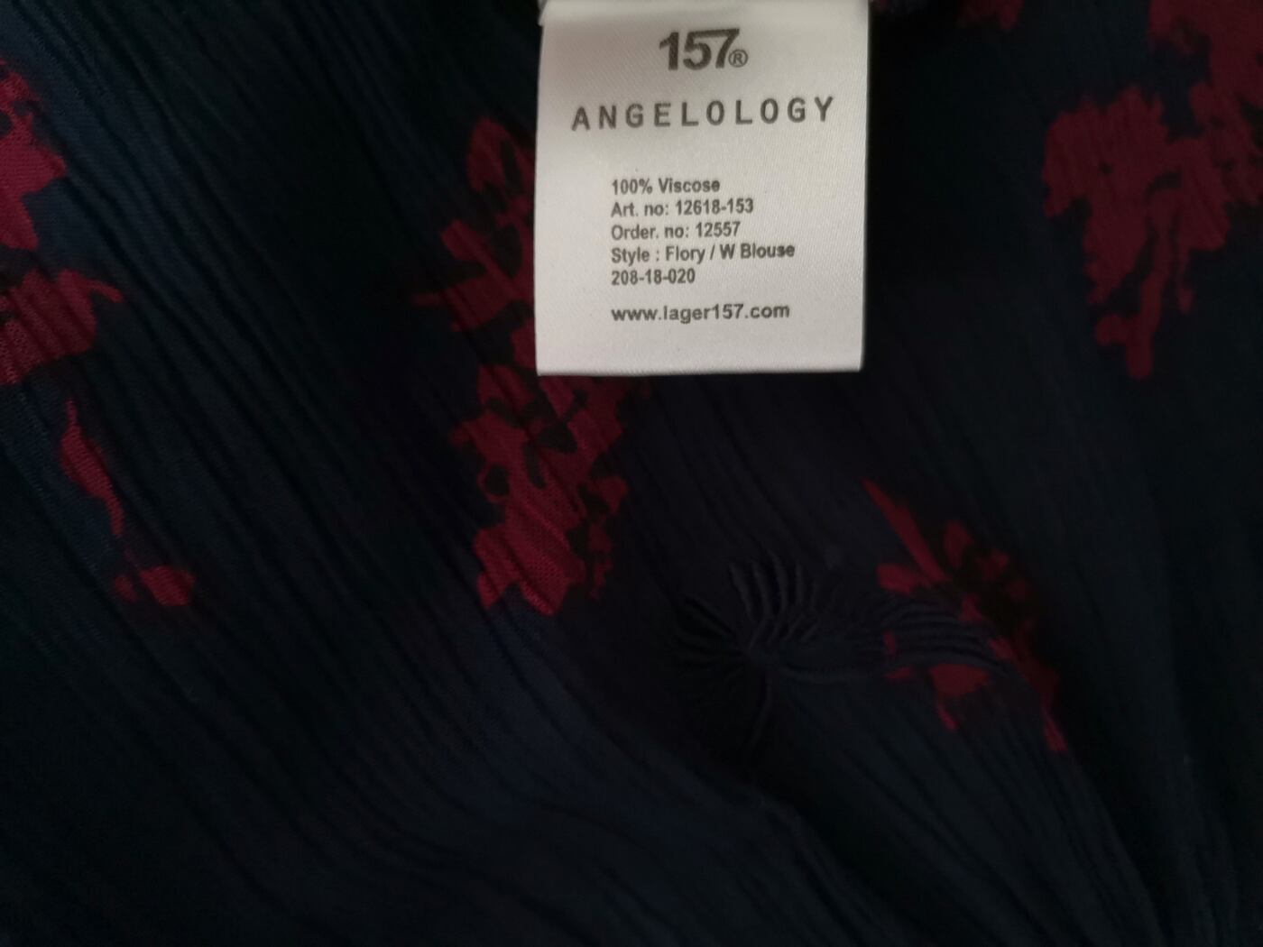IMG_20221028_134345.jpg 157 Angelology Rozmiar S Kolor Granatowy Okrągły dekolt Bluzka Rękaw 3/4 Materiał Wiskoza 100%