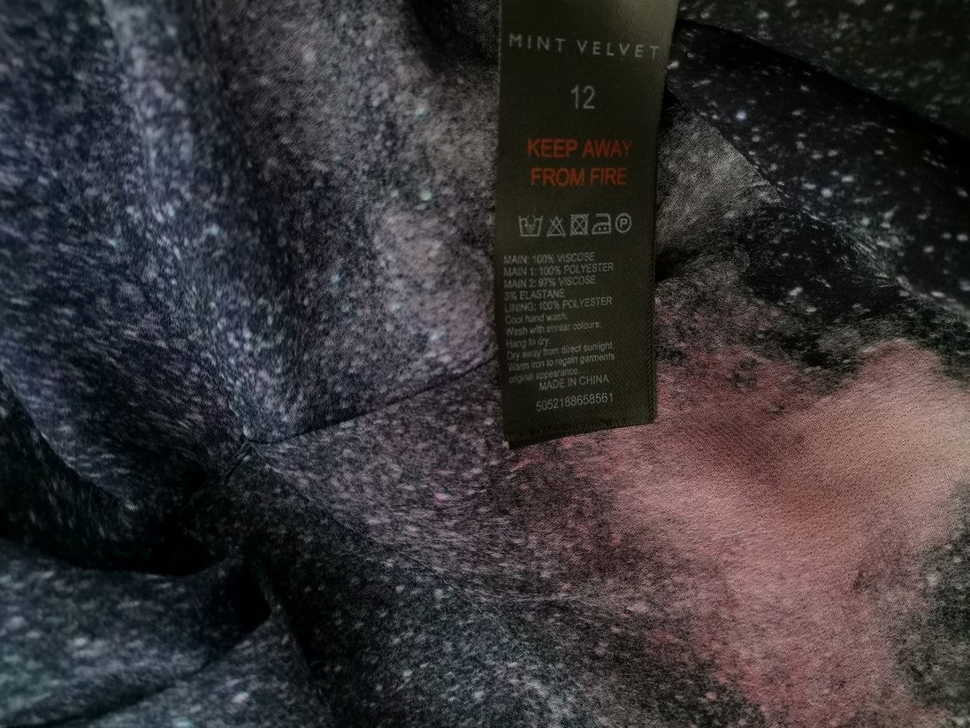 Mint Velvet Rozmiar 12 (40) Kolor Czarny W łódkę Tunika Bluzka Długi rękaw Materiał Wiskoza 100% Mint Velvet Rozmiar 12 (40) Kolor Czarny W łódkę Tunika Bluzka Długi rękaw Materiał Wiskoza 100%