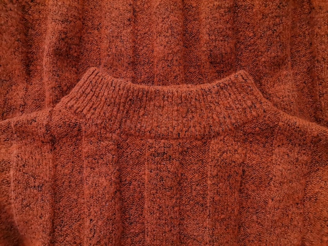 IMG_20221104_123236.jpg Vintage Rozmiar 46/48 Kolor Pomarańczowy Pół golf Sweter Długi rękaw Cienka dzianina