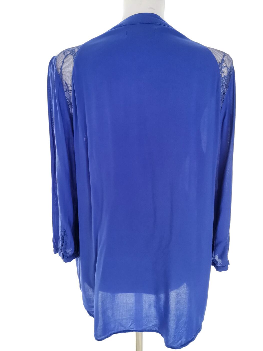 IMG_20221115_112727.jpg Vero moda Rozmiar L Kolor Niebieski Split Crew Neck Bluzka Zapinana Rękaw 3/4 Materiał Wiskoza 100%