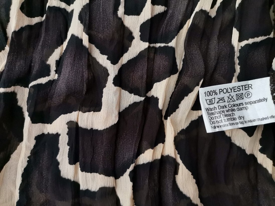 IMG_20221115_120208.jpg Mia moda Rozmiar 18 (46) Kolor Czarny W serek Bluzka Długi rękaw