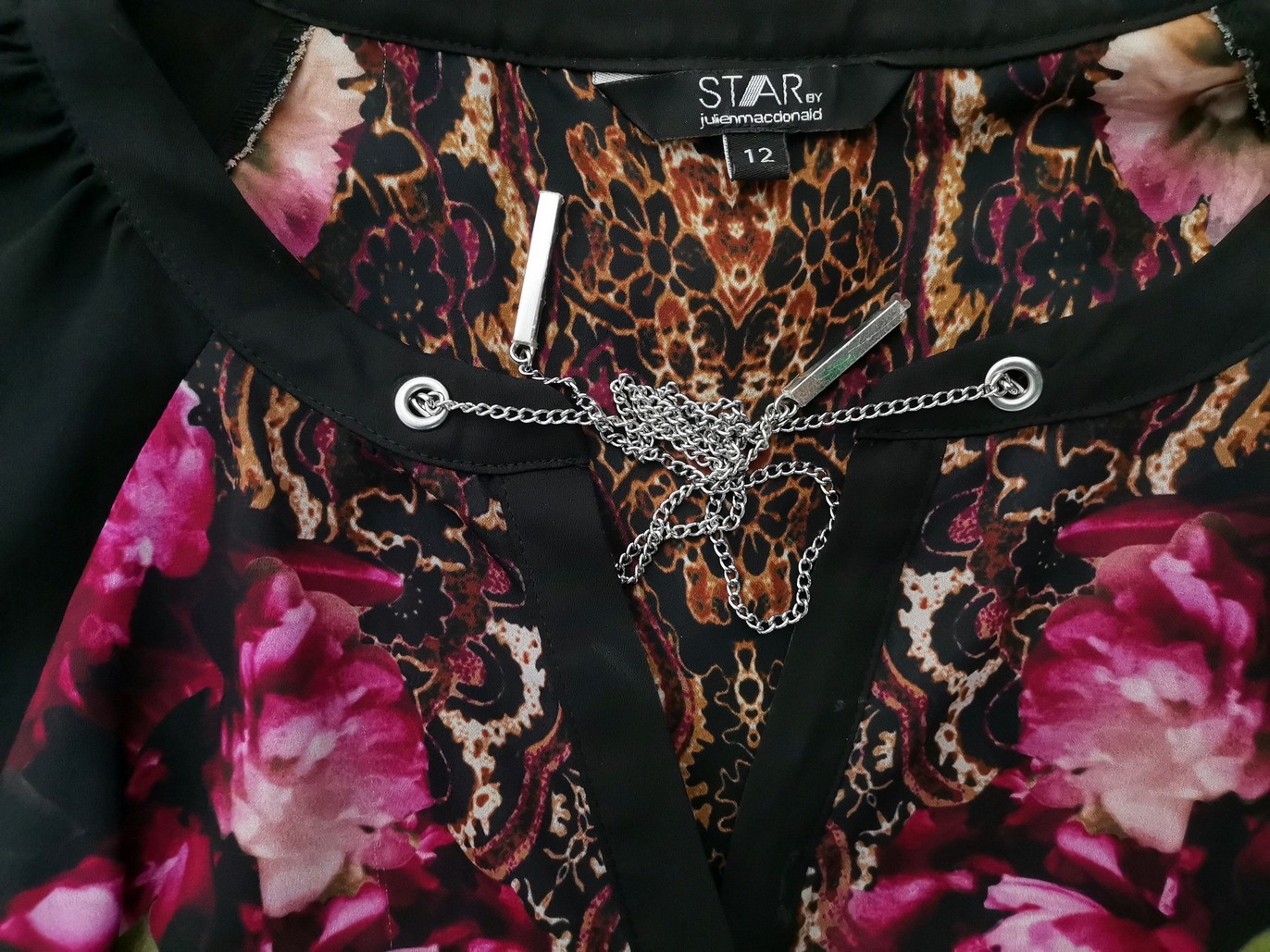 IMG_20221115_140603.jpg Star by Julienmacdonald Rozmiar 12 (40) Kolor Czarny Split Crew Neck Bluzka Długi rękaw