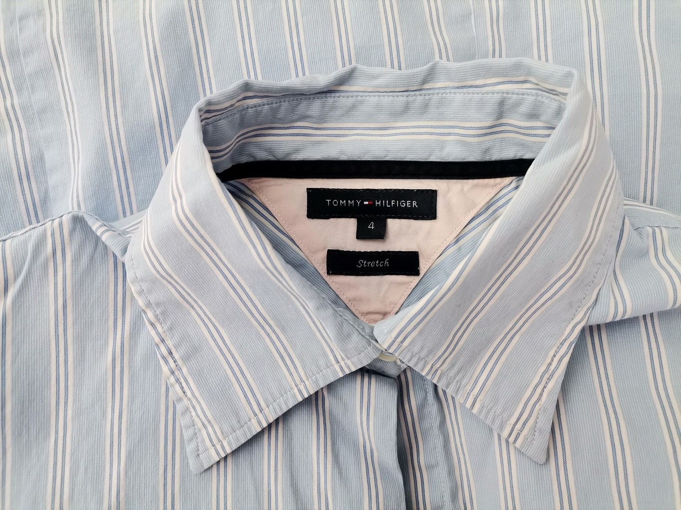 IMG_20221206_122431.jpg Tommy hilfiger Rozmiar 4 (38) Kolor Niebieski Pasy Kołnierz Koszula Zapinana Bluzka Długi rękaw Materiał Bawełna